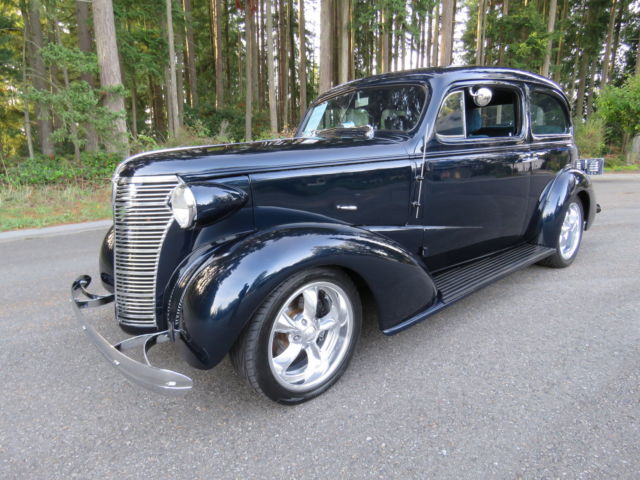 1937 Chevrolet Street Rod 2 Door Sedan 350 700 R4 For Sale