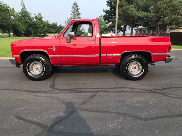 1985 Chevy Truck 4x4 K10 Short Bed Silverado Loaded Low Miles In Great