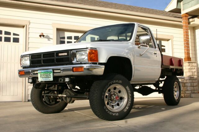 1985 Toyota Sr5 4x4 Pickup Truck With Custom Steel Flatbed For