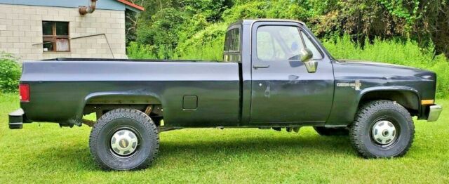 1986 Chevy K20 custom deluxe K 20 4x4 square body classic 3/4 ton 8 Ply Tires On 3 4 Ton Truck