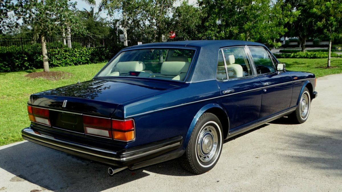 1988 ROLLS ROYCE SILVER SPIRIT LUXURY SEDAN WITH ONE OWNER 9200