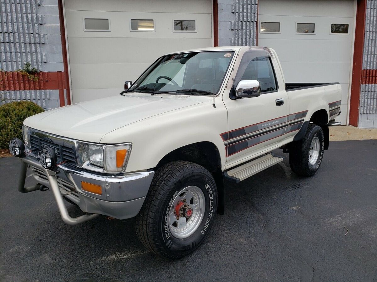 1990 Toyota Hilux Pickup JDM Diesel For Sale Photos Technical 