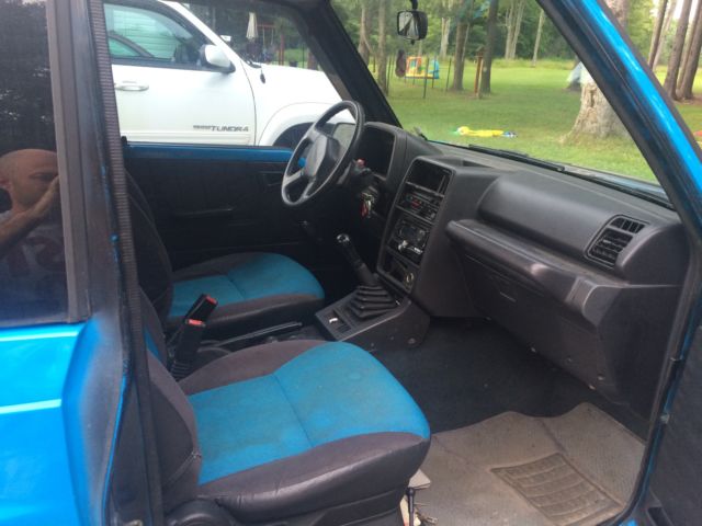 1994 Geo Tracker 4x4 Blue Rare Tin Top 5 Speed Manual For