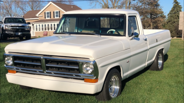 1971 White Ford F-100