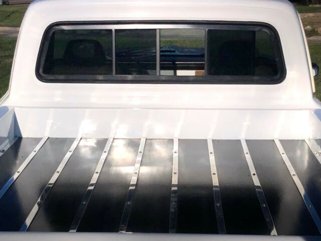 1971 White Ford F-100