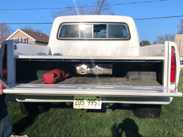 1971 White Ford F-100