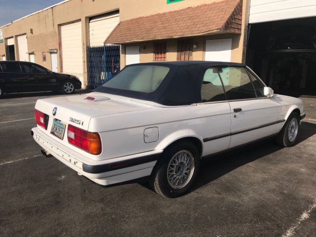 1992 White BMW 3-Series Convertible