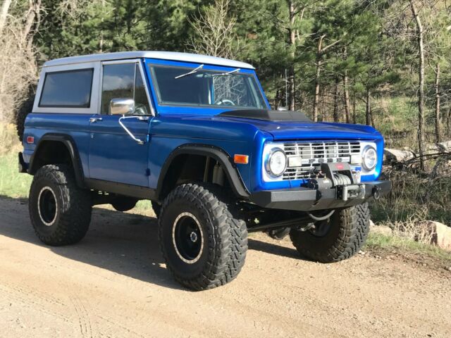 1970 Blue Ford Bronco
