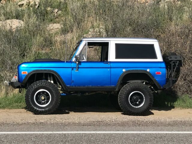1970 Blue Ford Bronco