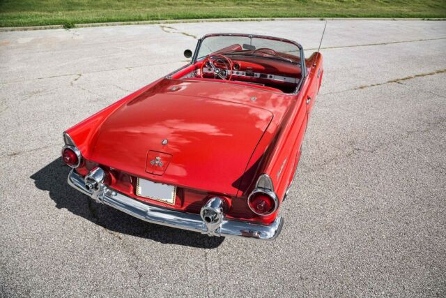 1955 Ford Thunderbird