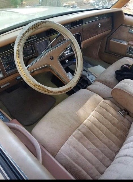 1979 Yellow Pontiac Bonneville Sedan