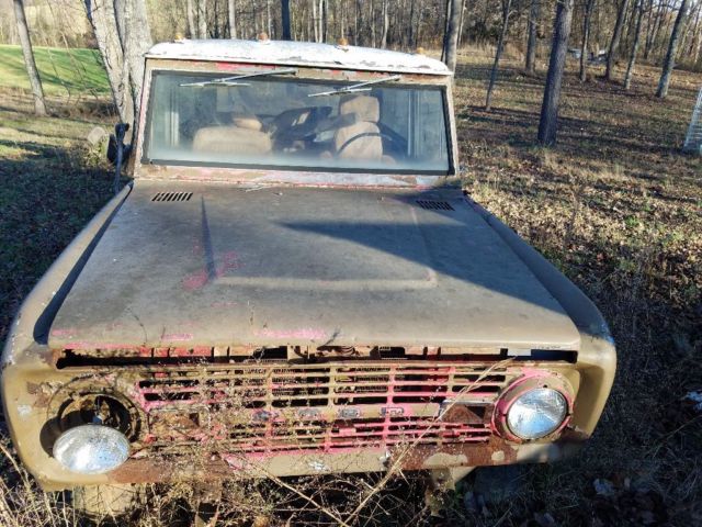1976 Brown Ford Bronco SUV