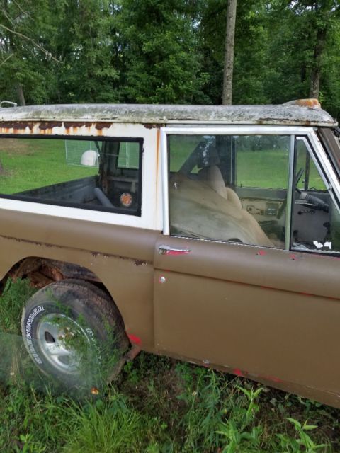 1976 Brown Ford Bronco SUV