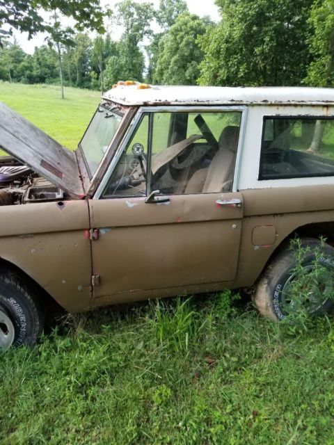 1976 Brown Ford Bronco SUV