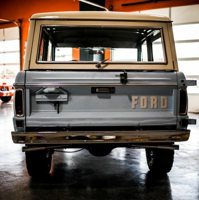 1974 Ford Bronco SUV