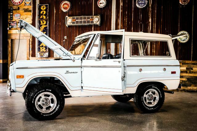 1974 Ford Bronco SUV