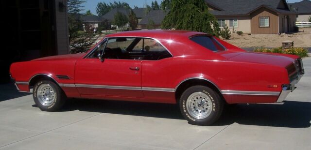 1966 Red Oldsmobile 442 Coupe