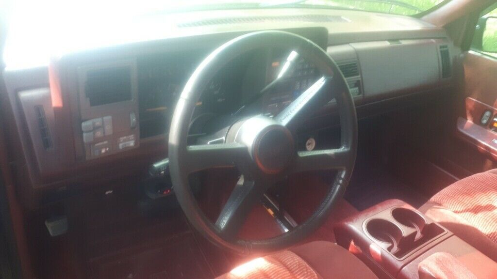 1993 Burgundy GMC Suburban SUV