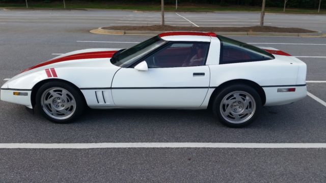 1990 White Chevrolet Corvette Coupe