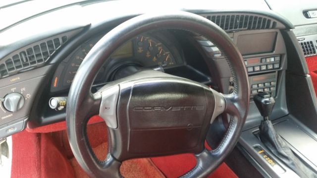 1990 White Chevrolet Corvette Coupe