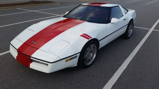 1990 White Chevrolet Corvette Coupe
