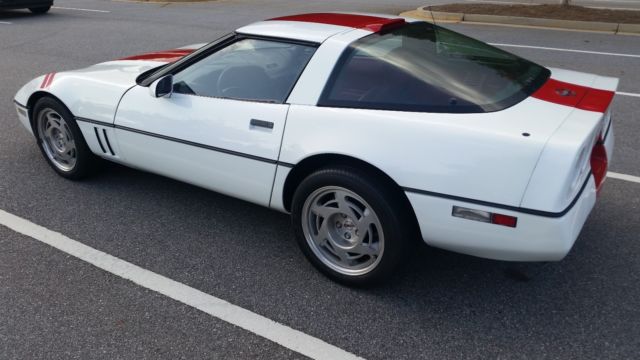 1990 White Chevrolet Corvette Coupe