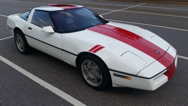 1990 White Chevrolet Corvette Coupe