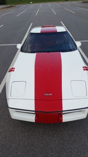 1990 White Chevrolet Corvette Coupe