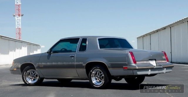 1987 Silver Oldsmobile 442 Coupe