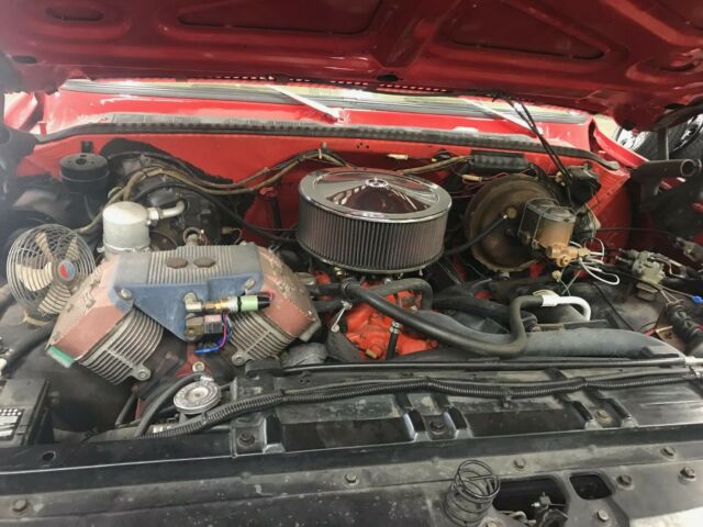 1976 RED Chevrolet C-10 SUV