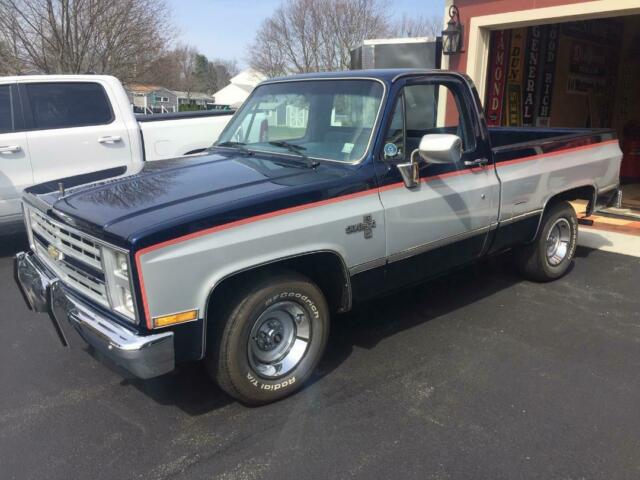 1985 Blue/Grey Chevrolet C-10 Standard Cab Pickup