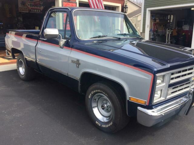 1985 Blue/Grey Chevrolet C-10 Standard Cab Pickup