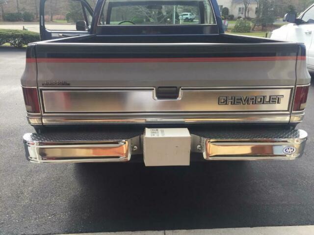 1985 Blue/Grey Chevrolet C-10 Standard Cab Pickup