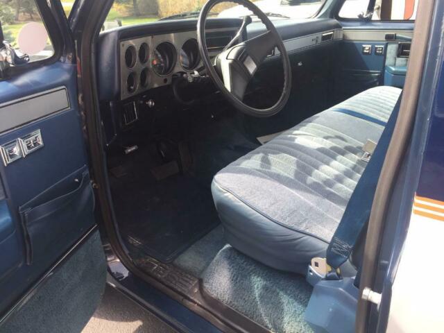 1985 Blue/Grey Chevrolet C-10 Standard Cab Pickup