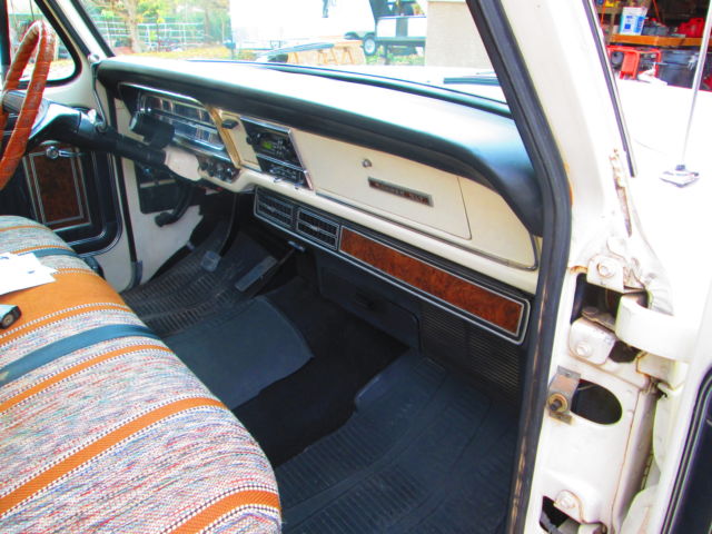 1972 White Ford F-250 PICKUP