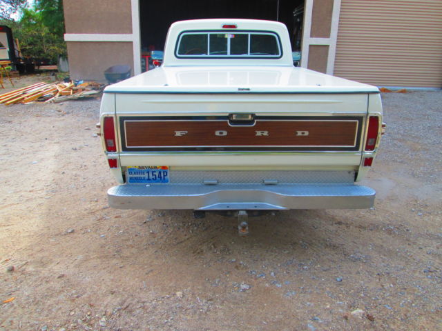 1972 White Ford F-250 PICKUP