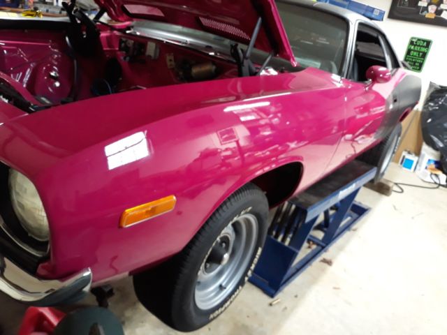 1972 panther pink   moulon rouge Plymouth Barracuda Coupe