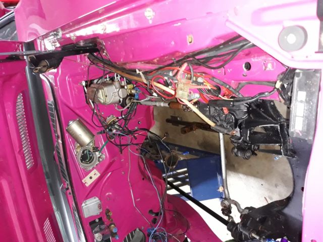 1972 panther pink   moulon rouge Plymouth Barracuda Coupe