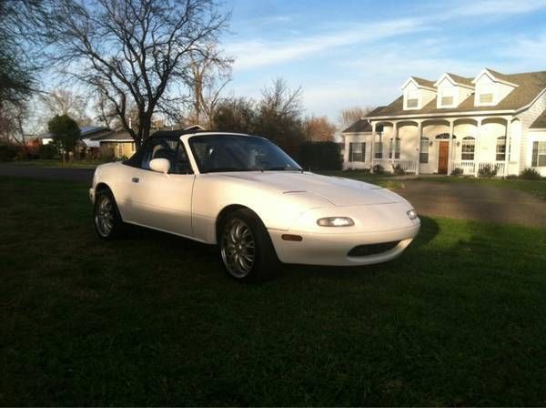 1990 White Mazda MX-5 Miata Convertible