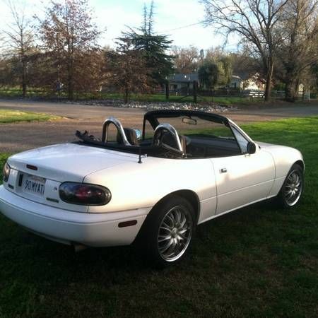 1990 White Mazda MX-5 Miata Convertible