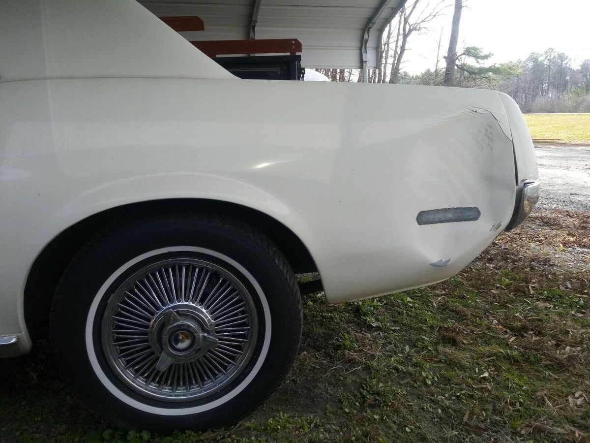 1968 Wimbledon White/ Cream Ford Mustang Coupe