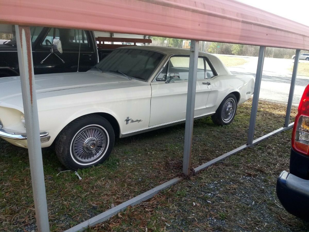 1968 Wimbledon White/ Cream Ford Mustang Coupe