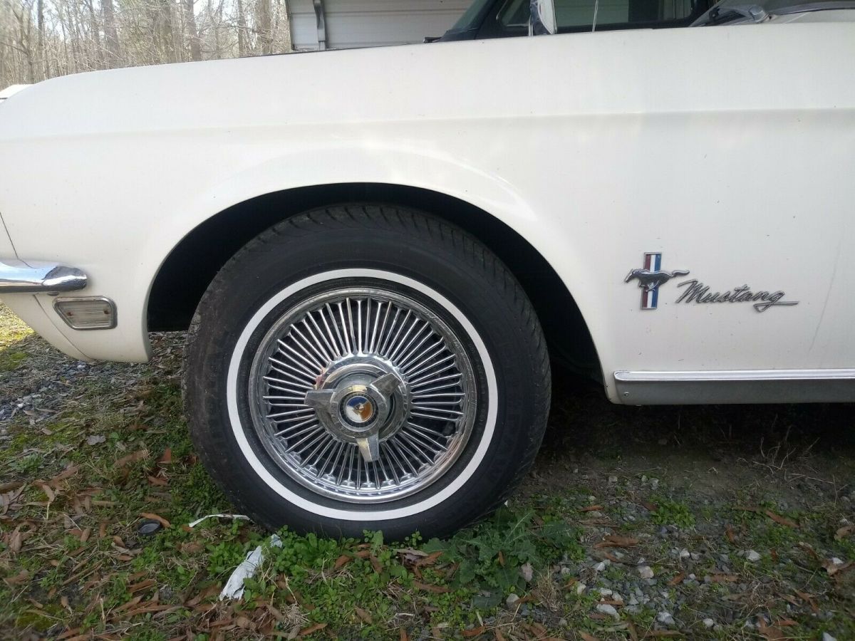 1968 Wimbledon White/ Cream Ford Mustang Coupe