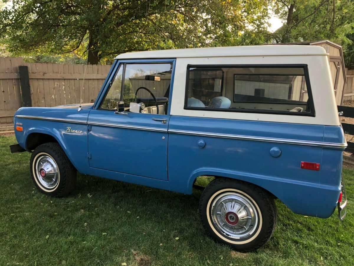 1970 Blue Ford Bronco SUV