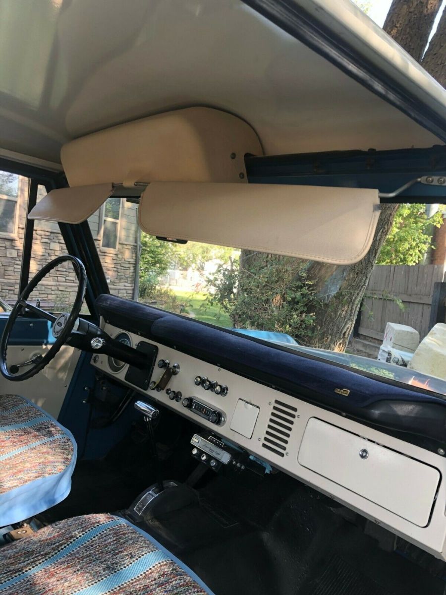 1970 Blue Ford Bronco SUV