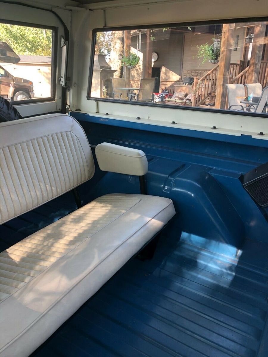 1970 Blue Ford Bronco SUV