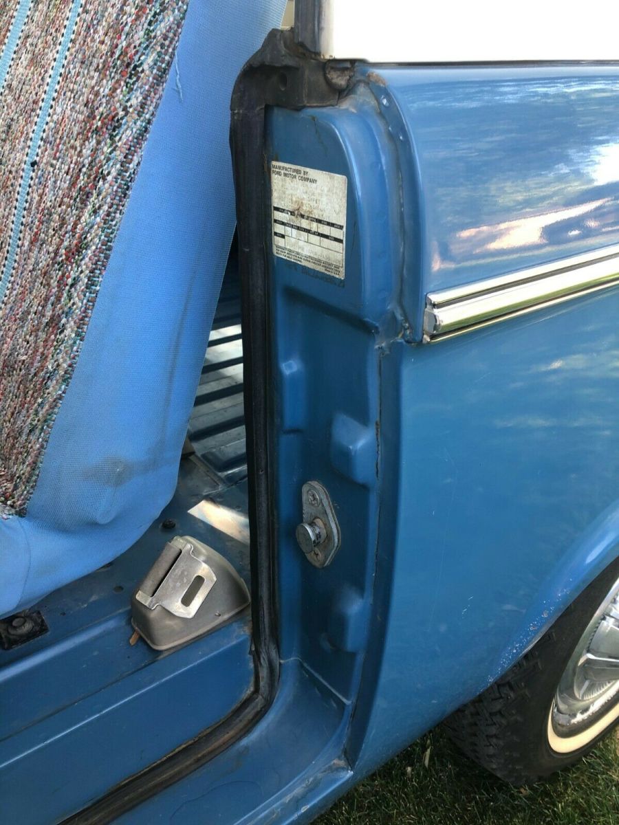 1970 Blue Ford Bronco SUV