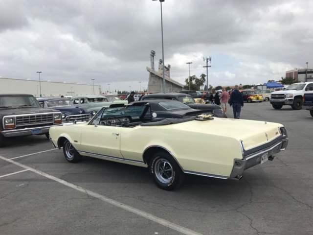 1967 Saffron Yellow Oldsmobile 442 Convertible