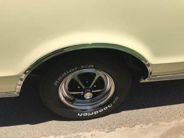 1967 Saffron Yellow Oldsmobile 442 Convertible