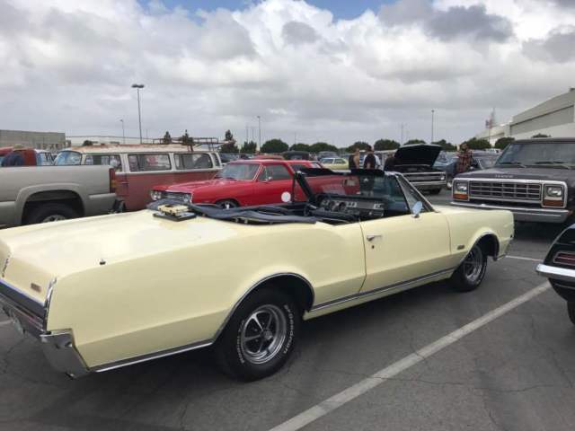 1967 Saffron Yellow Oldsmobile 442 Convertible